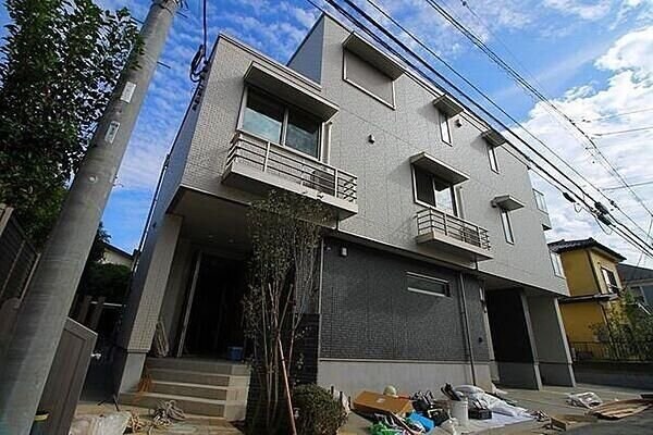 アドニス柏の物件外観写真