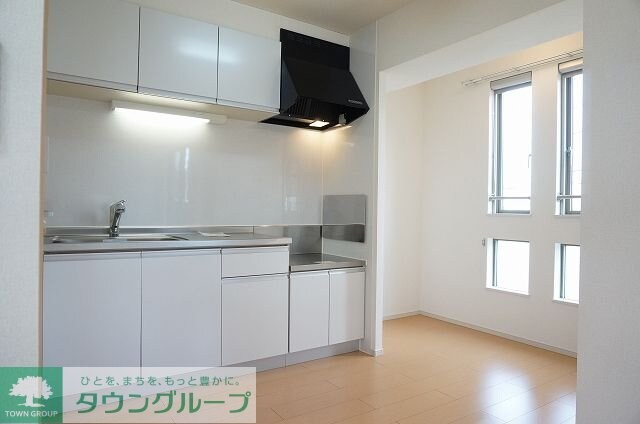 アン・ミケーリアの物件内観写真