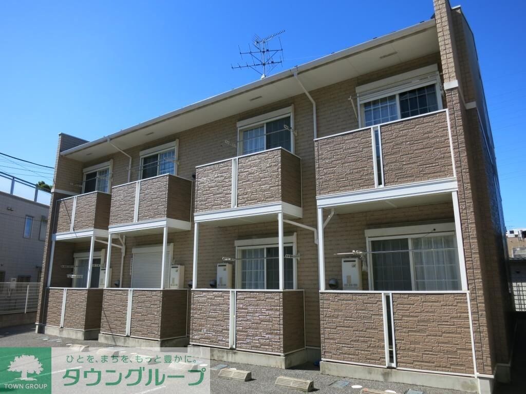 コンフォースの物件外観写真