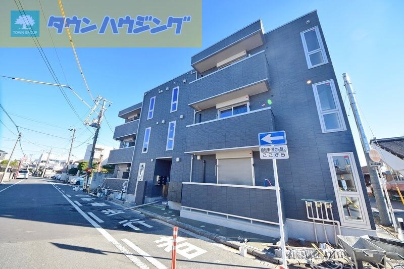 グランデュール春日の物件外観写真