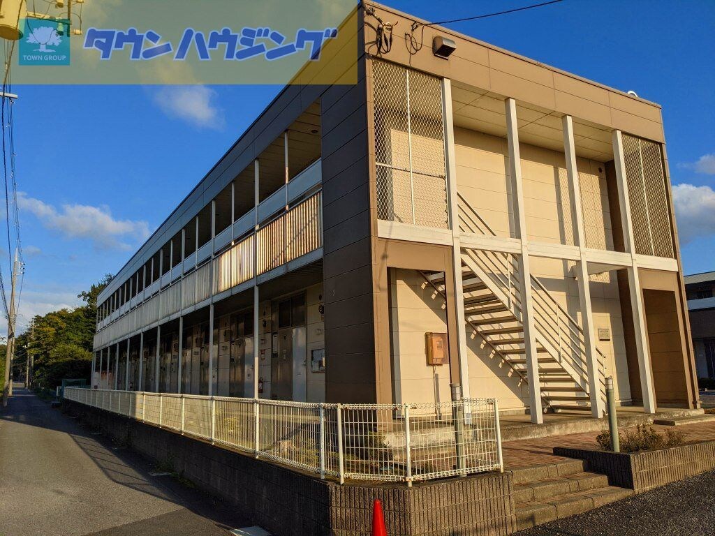 レオパレスクレストＤの物件外観写真