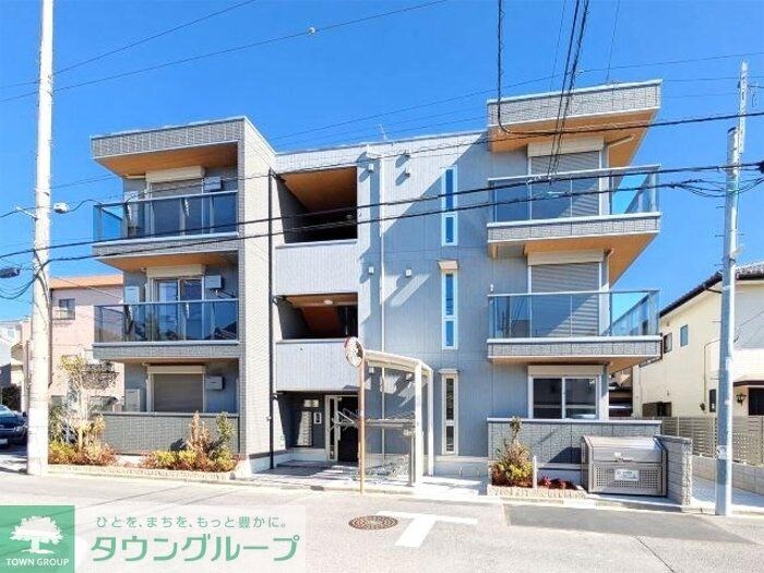 カサベルテ鹿骨の物件外観写真