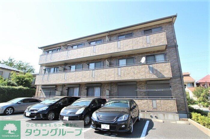 コリーヌ・　ドゥの物件外観写真