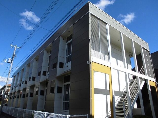 レオパレスＦａｖｏｒＧｒｏｖｅの物件外観写真