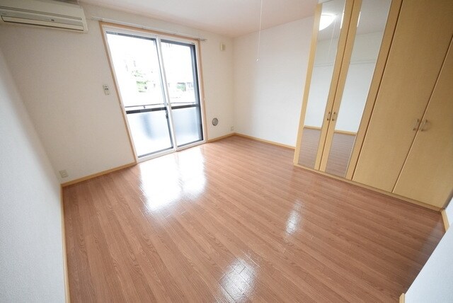 ティアラの物件内観写真