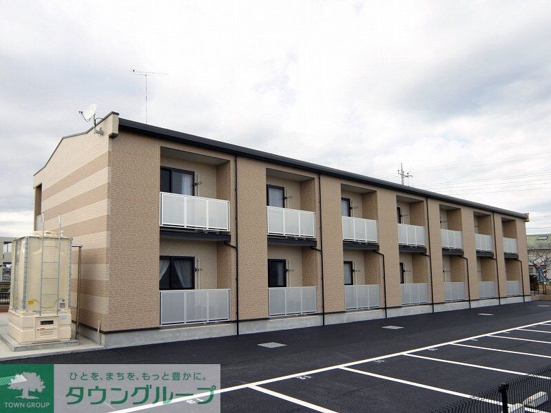 レオパレスヴェルドミール東部台の物件外観写真