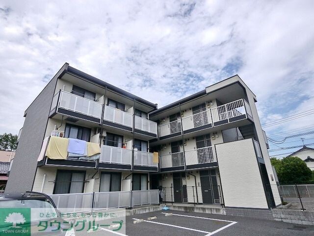 レオパレス所沢航空公園の物件外観写真