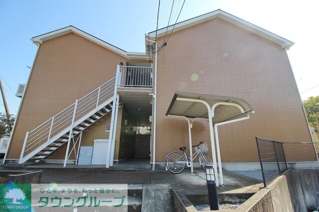 レオパレスＲａｆｆｉｎｅｅの物件外観写真