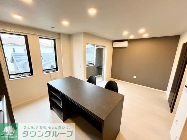 レヴメゾン神山四番館の物件内観写真