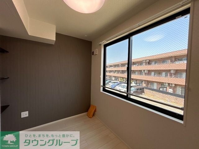 レヴメゾン神山四番館の物件内観写真