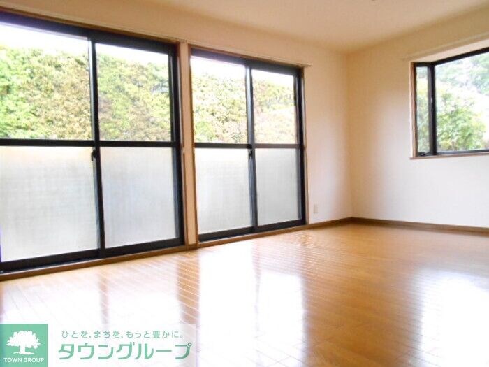 ロイヤルガーデン　壱～七番館の物件内観写真