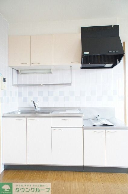 ＣＯＵＲＴーＹＡＲＤ三橋公園Ｄの物件内観写真