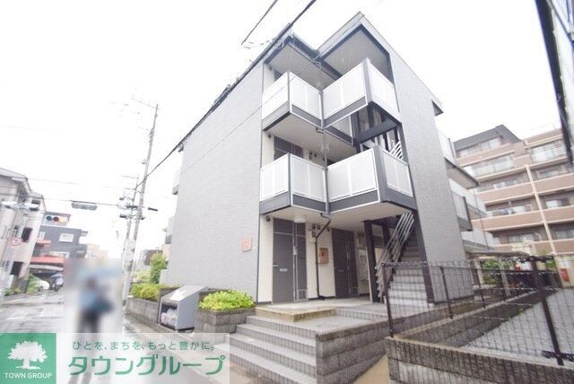 レオパレスプレミール中浦和Iの物件外観写真