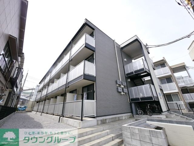 レオパレスプリムロウズの物件外観写真