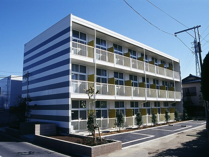 レオパレススリーウッドの物件外観写真