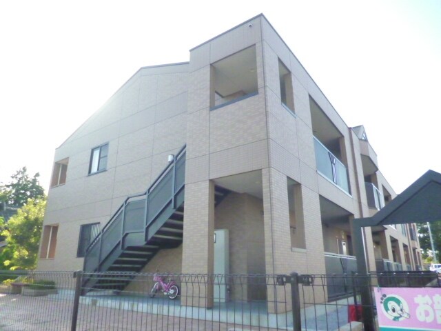 パイン・ツリーの物件内観写真