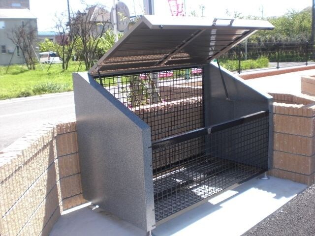 パイン・ツリーの物件内観写真