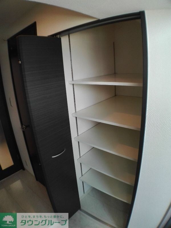 アン・ボルヌの物件内観写真