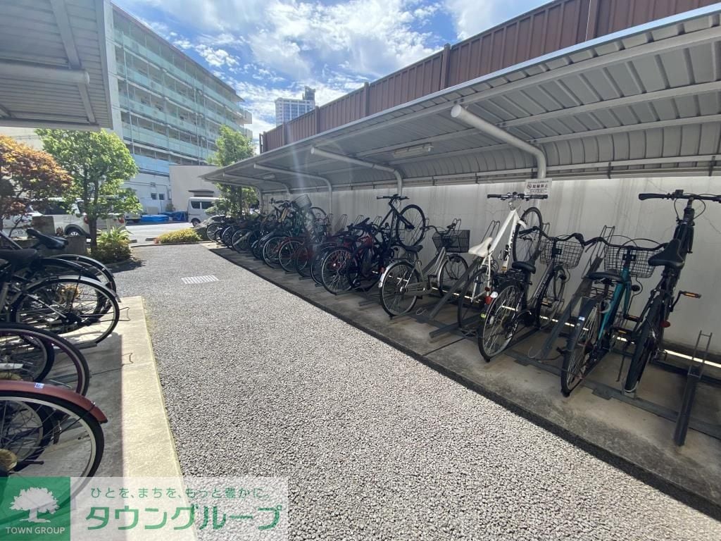 アン・ボルヌの物件内観写真