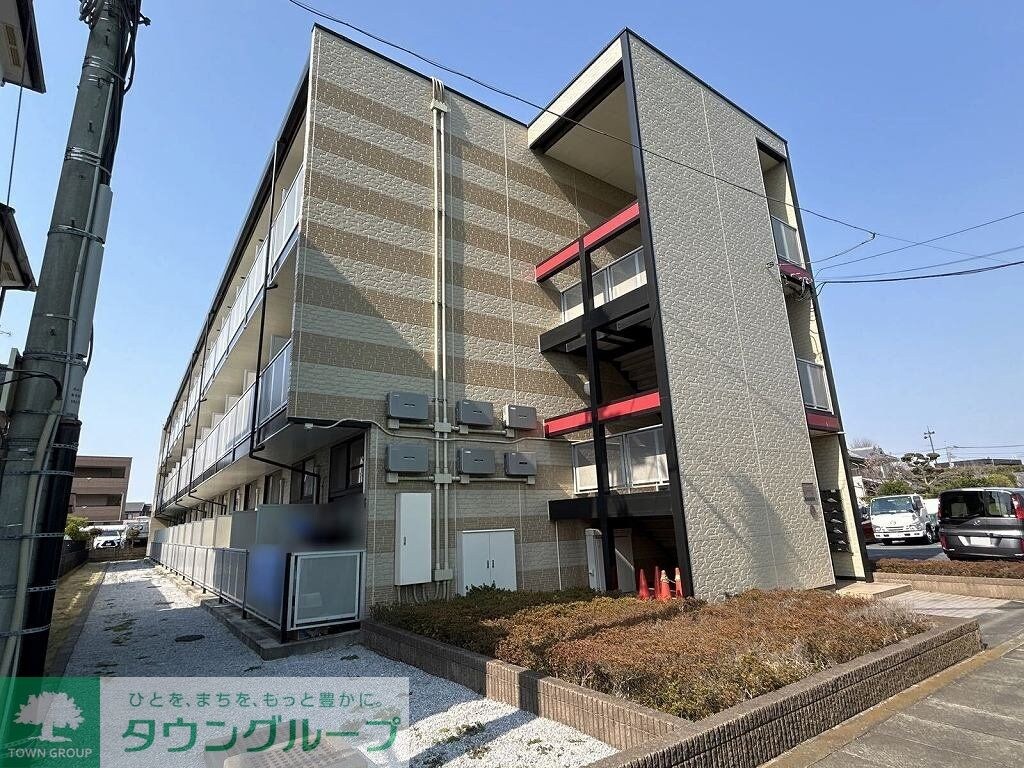 レオパレスグランプラスの物件外観写真