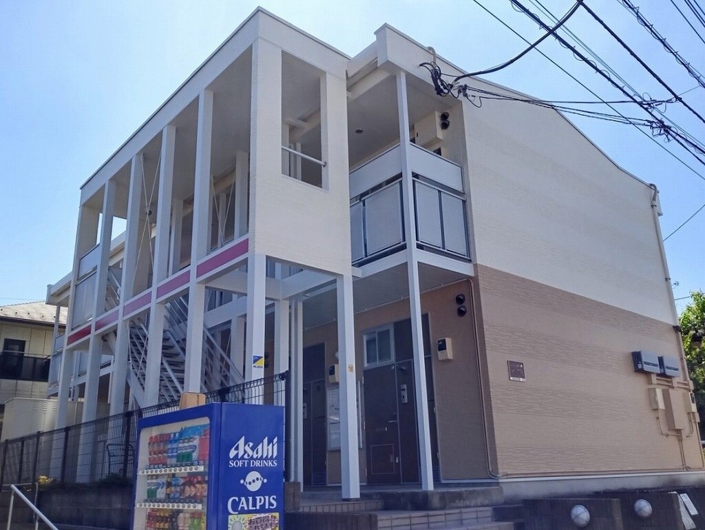 レオパレスルピア深作の物件外観写真