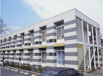 レオパレスアムールＡの物件外観写真