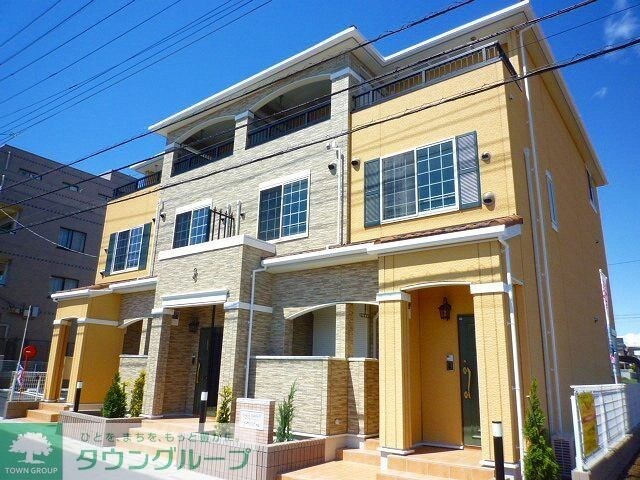 カーサ　デ　ファミリオVの物件外観写真