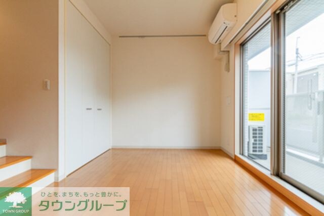 ＩＳＩＳ　２４の物件内観写真