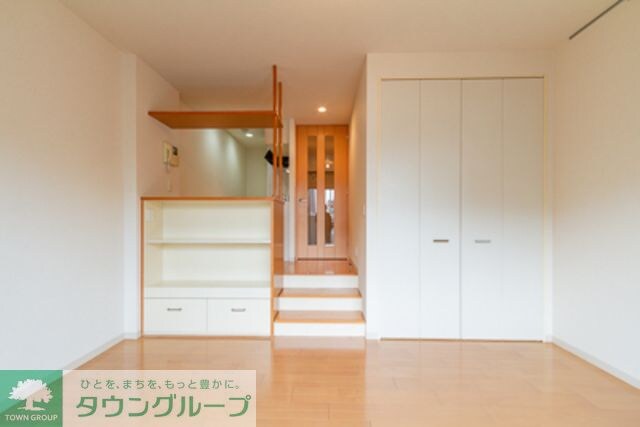 ＩＳＩＳ　２４の物件内観写真