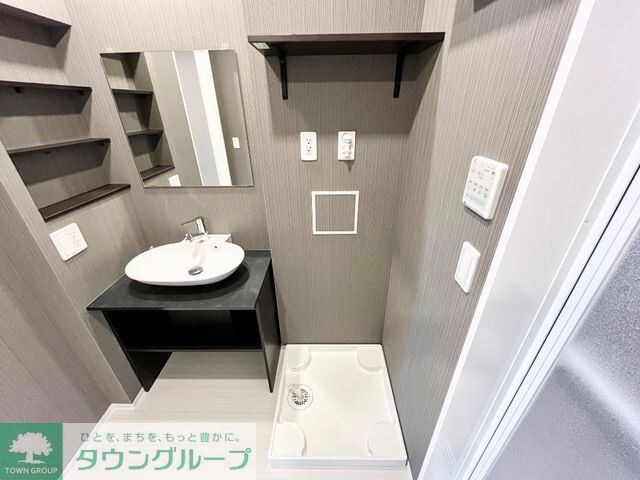 レヴメゾン神山四番館の物件内観写真