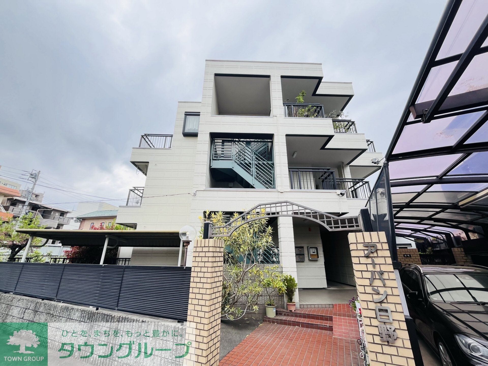 アーバン日野の物件外観写真