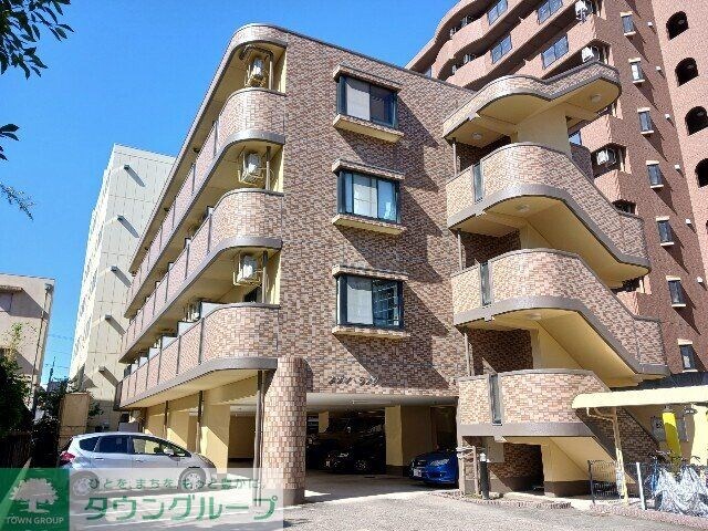 メゾン・ラスターの物件外観写真