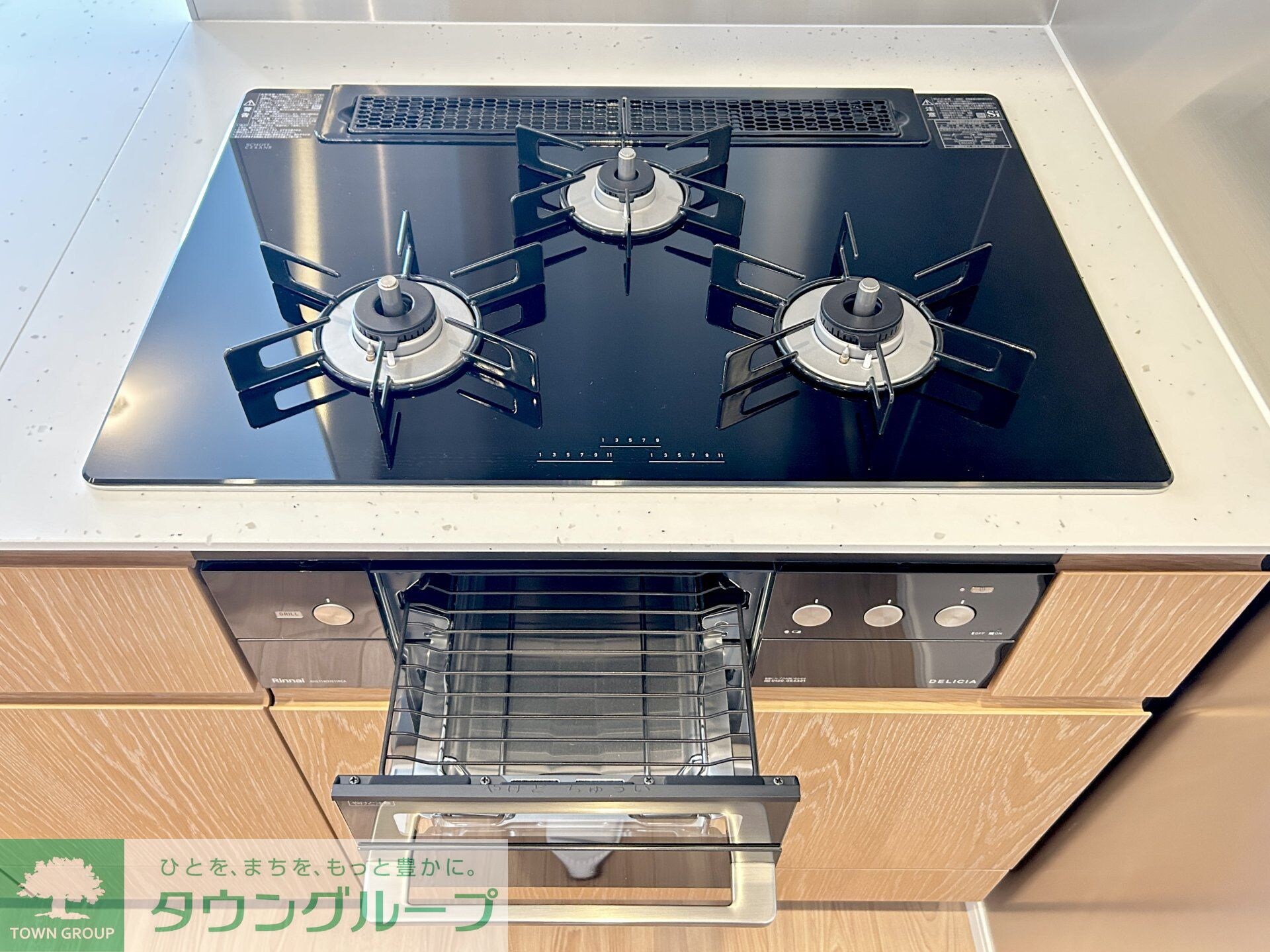 ＨＡＲＵＭＩ　ＦＬＡＧ　ＳＵＮ　ＶＩＬＬＡＧＥ　Ｔ棟の物件内観写真