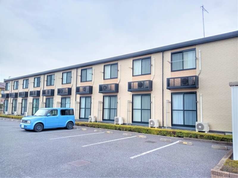 レオパレスグリーンパークの物件外観写真