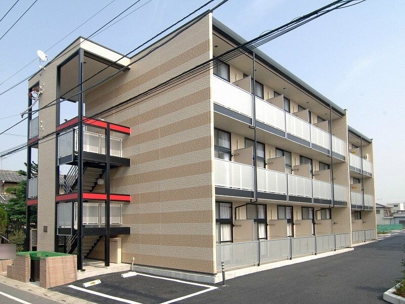 レオパレスプロミネンスの物件外観写真