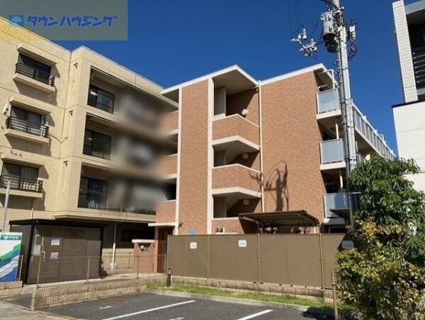 レオパレスアザレアの物件外観写真