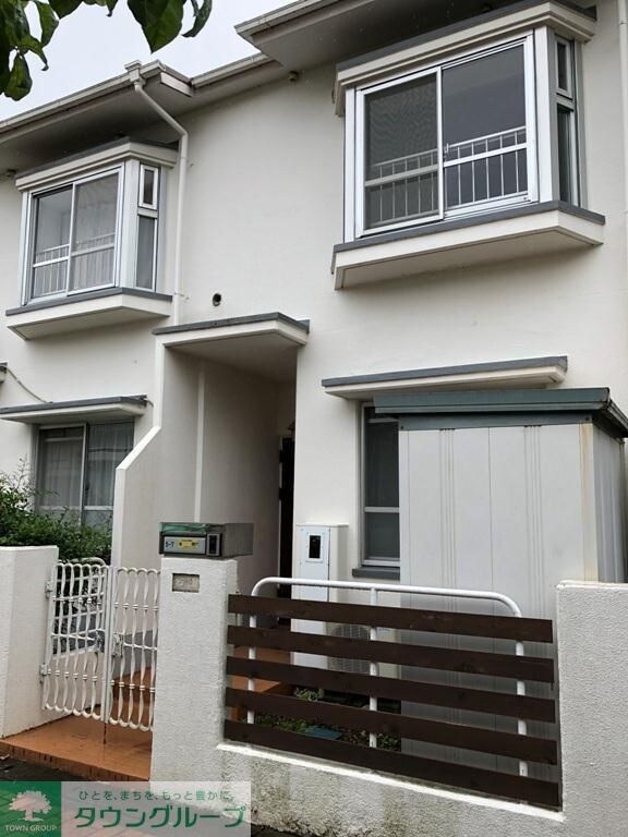 かやのき団地５号棟の物件外観写真