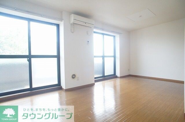 ＣＯＵＲＴーＹＡＲＤ三橋公園Ｄの物件内観写真