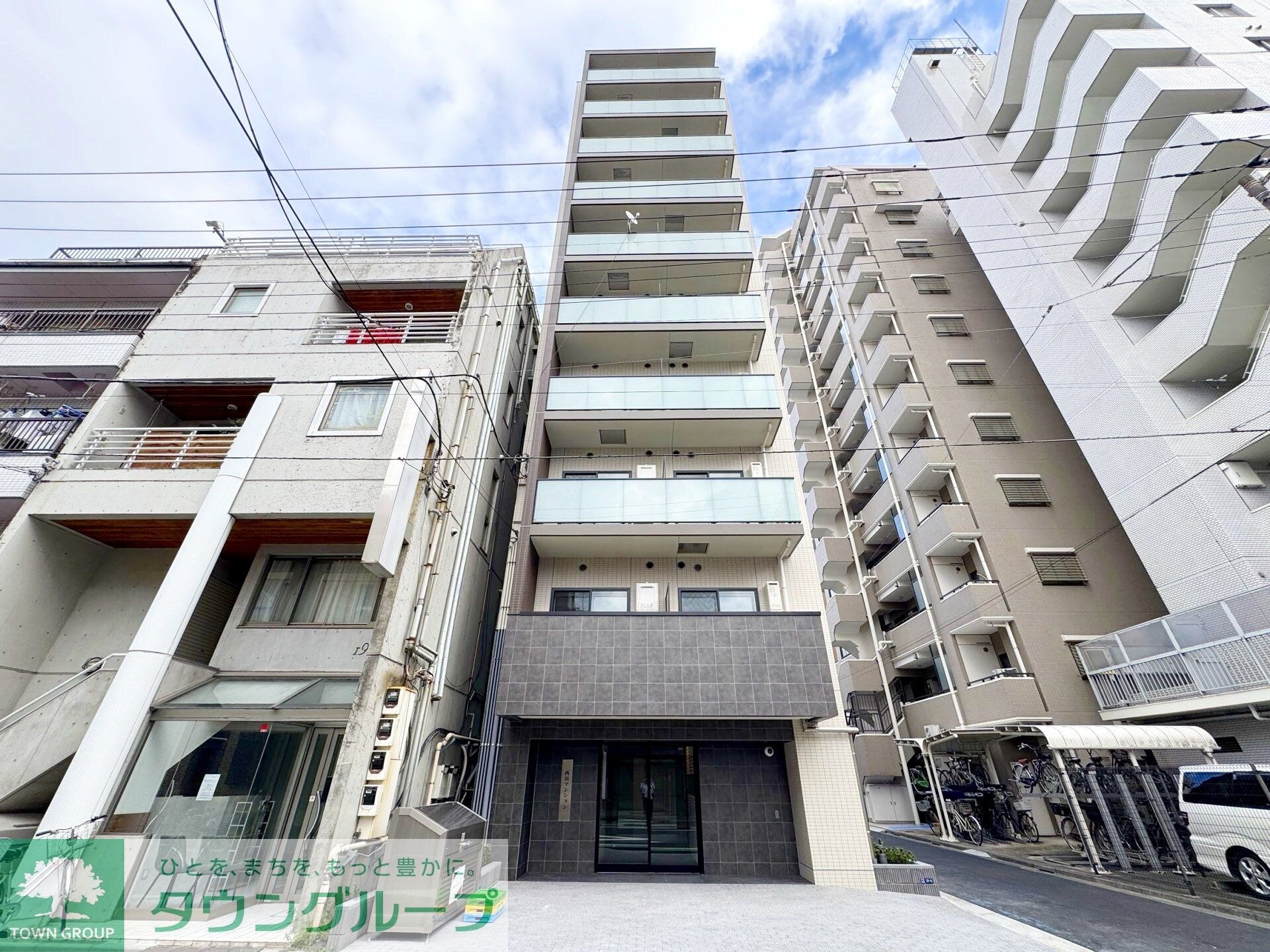 西田マンションの物件外観写真