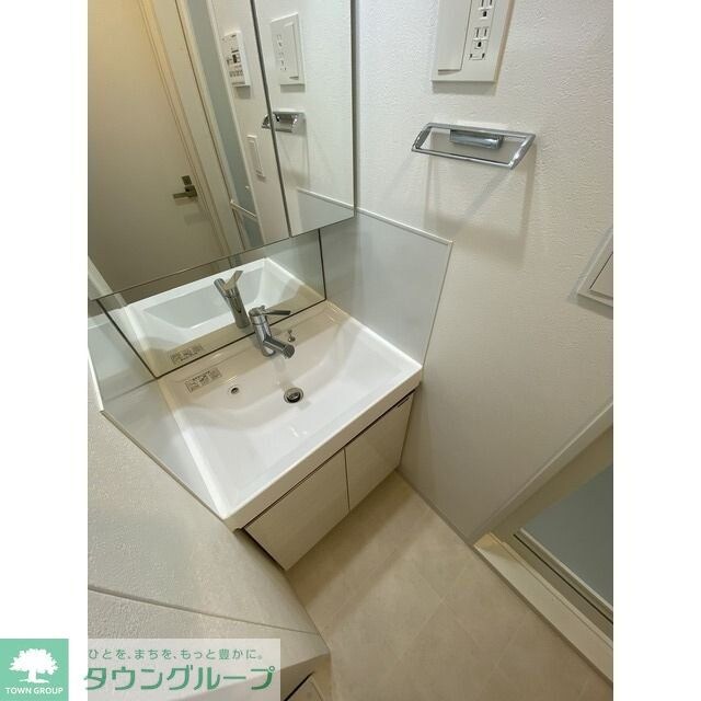 コンフォリア・リヴ新中野ＳＯＵＴＨの物件内観写真