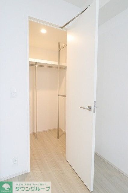 コンフォリア東新宿の物件内観写真