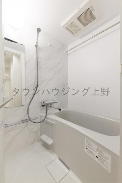 ドゥーエ入谷IIの物件内観写真