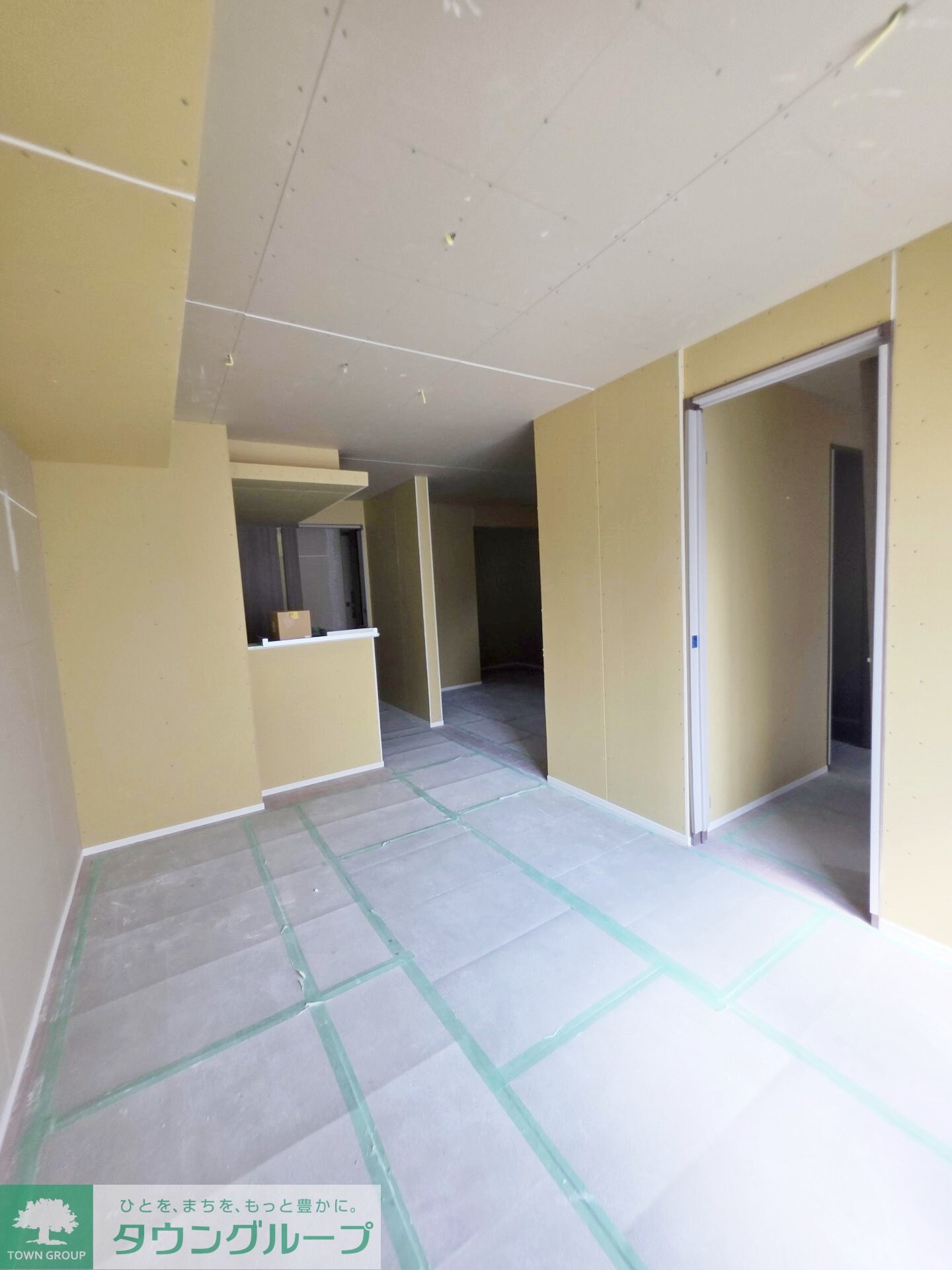 セレスティア西綾瀬の物件内観写真