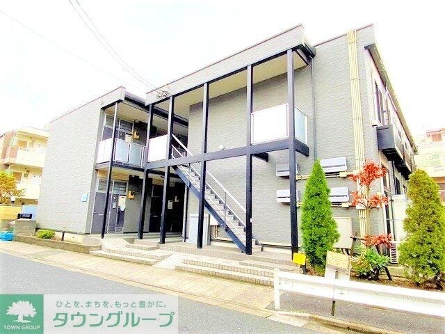 レオパレスエメラルドグリーンの物件外観写真