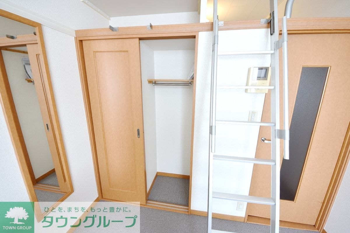 レオパレスＫＯＩＺＵＭＩの物件内観写真