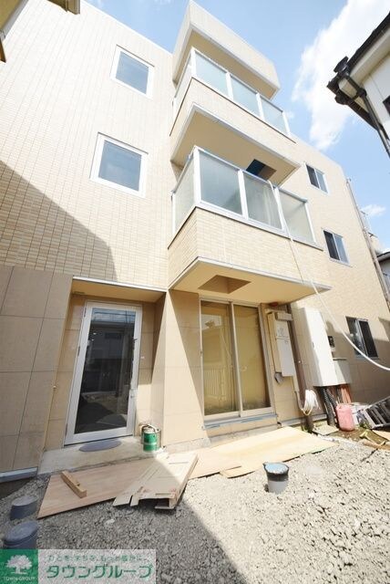 クリスタルガーデンの物件外観写真