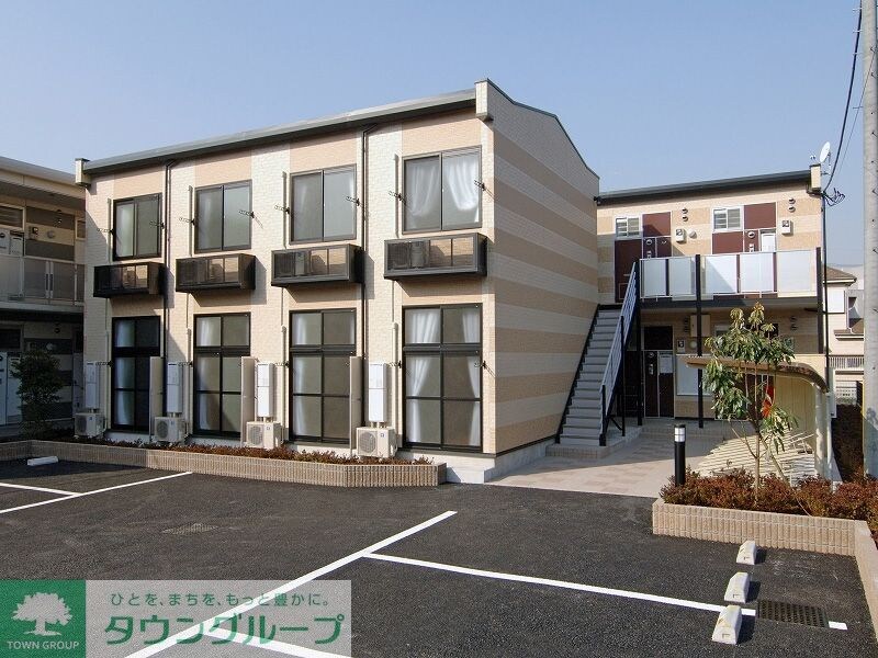 レオパレスファーレVの物件外観写真