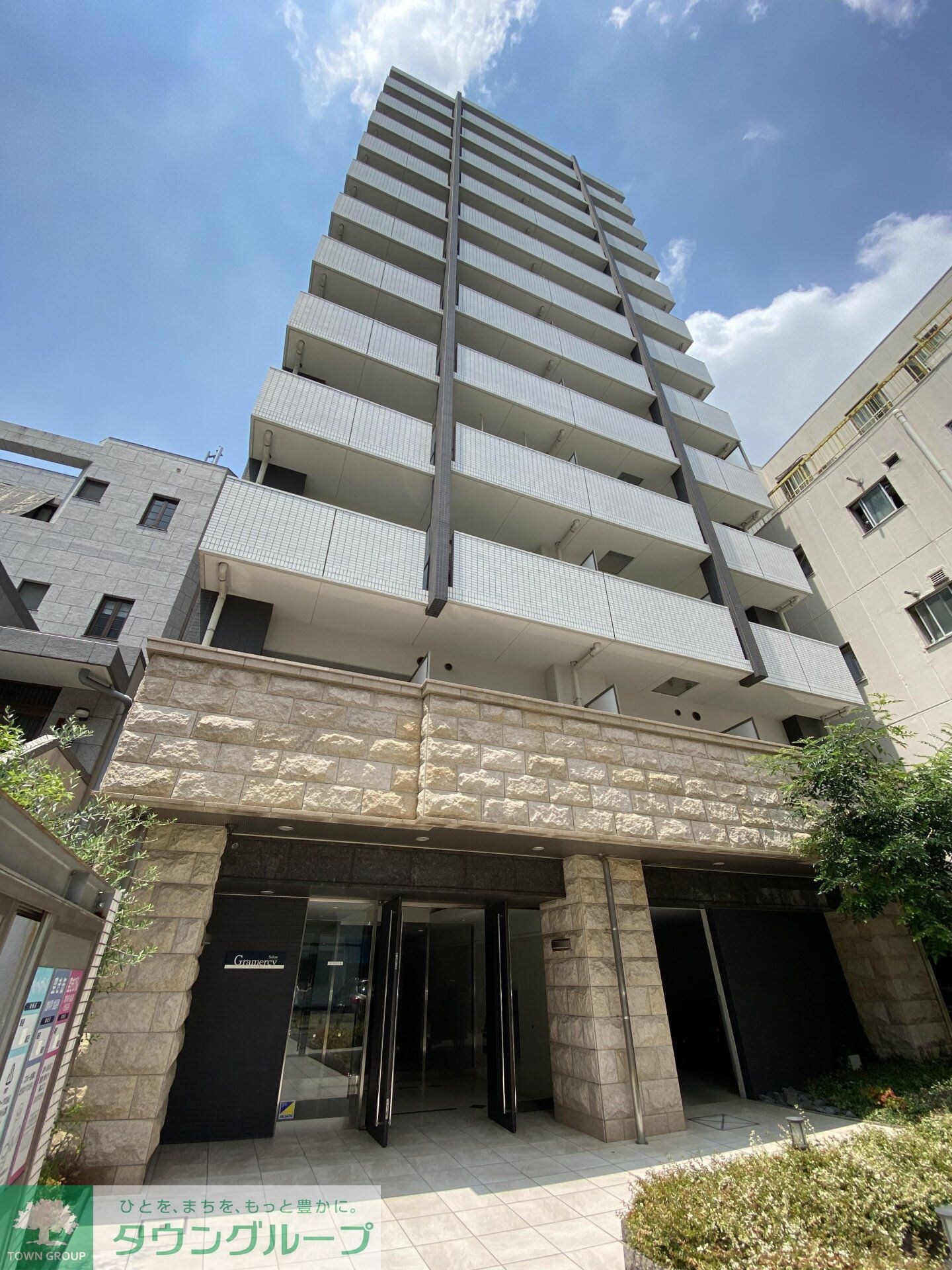 Gramercy Sakaeの物件外観写真