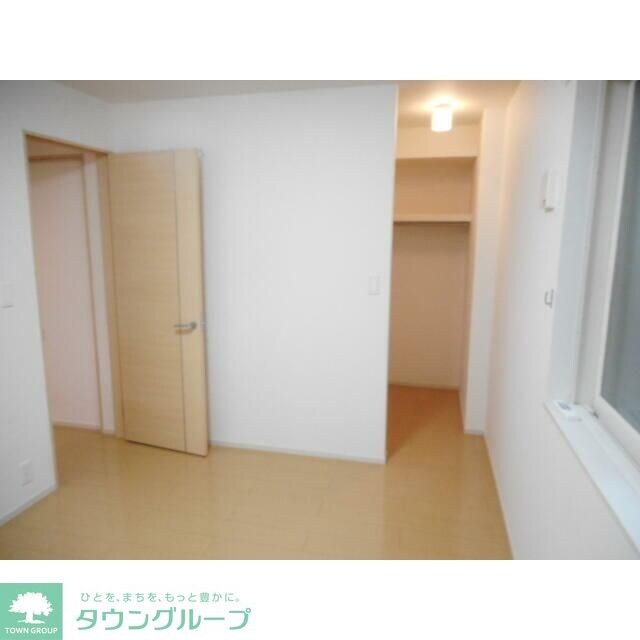 ラ　レーヌ（Ｌａ　Ｒｅｉｎｅ）の物件内観写真