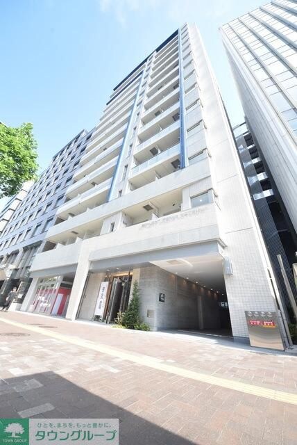 ロイジェントパークス四ツ谷の物件外観写真